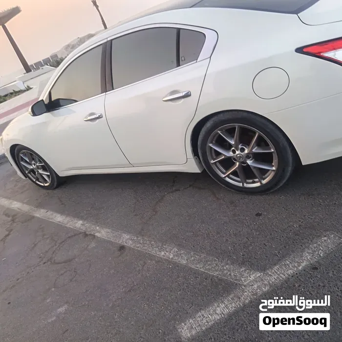 Nissan Maxima 2010 photo 2