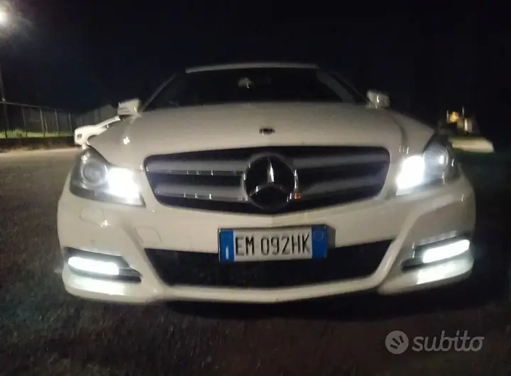 Mercedes-Benz C220 2012 photo 2