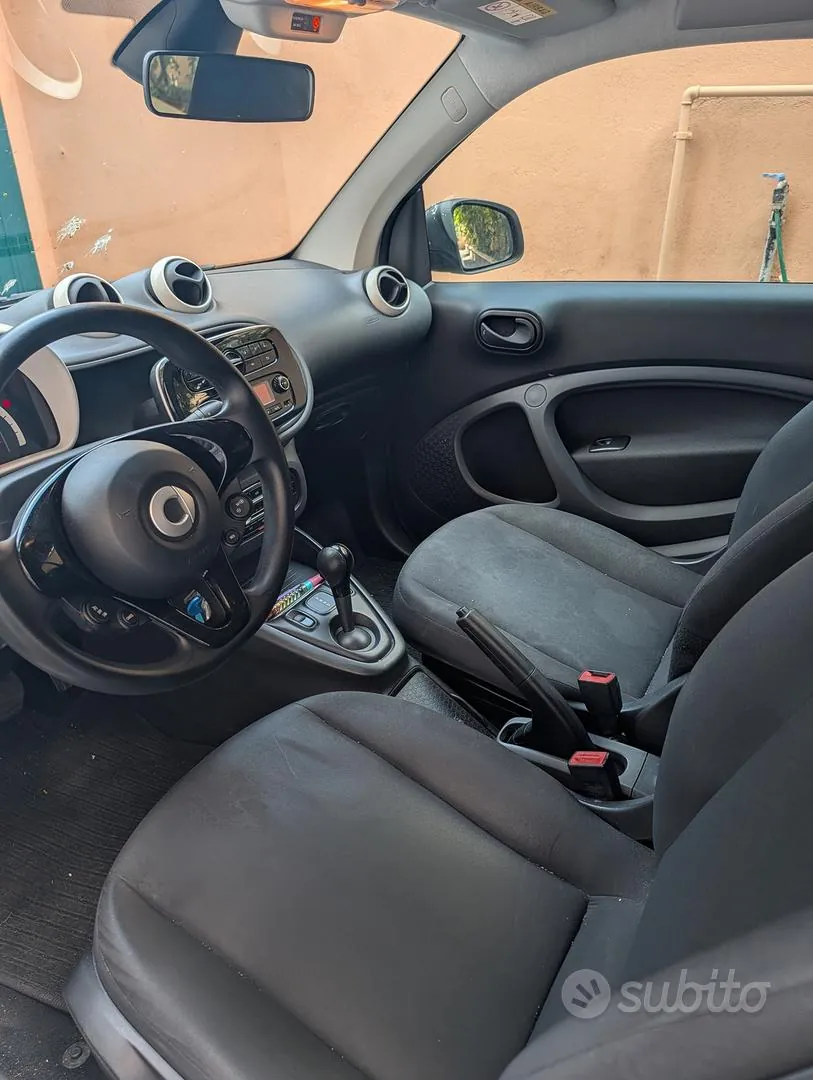 Smart Fortwo 2020 photo 2