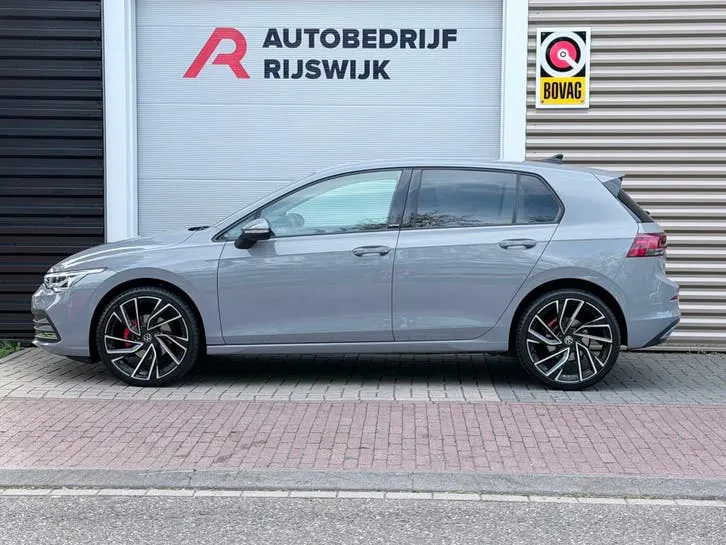 Volkswagen Golf 2022 photo 2