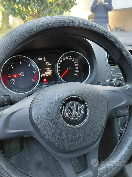 Volkswagen Polo 2015 photo 4
