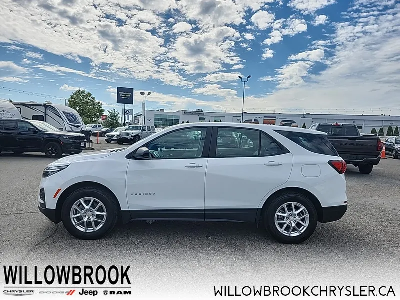Chevrolet Equinox 2023 photo 2