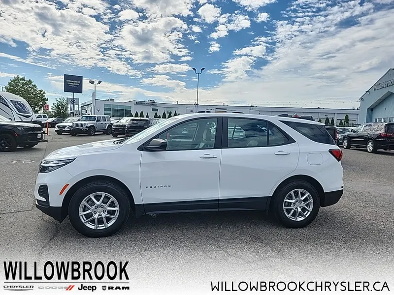Chevrolet Equinox 2023 photo 3