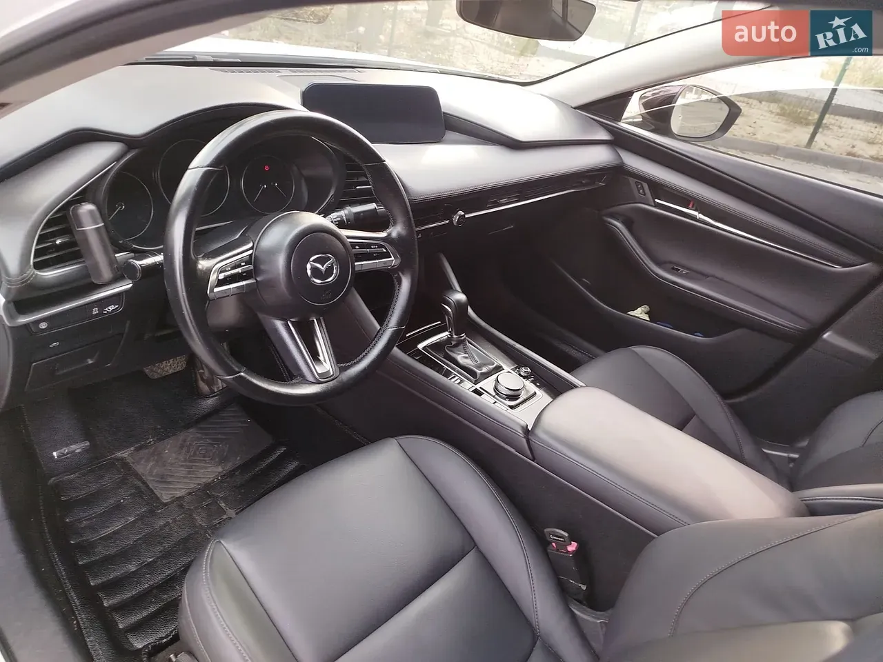 Mazda 3 2019 photo 2