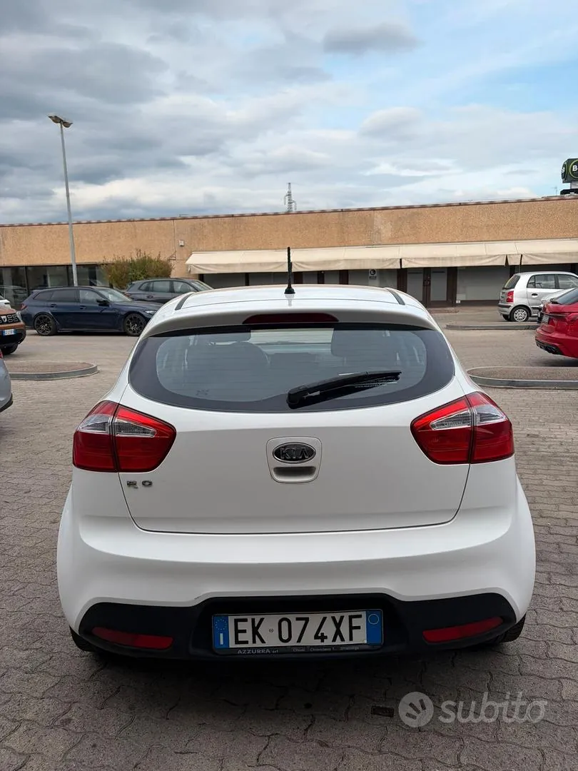 Kia Rio 2011 photo 5
