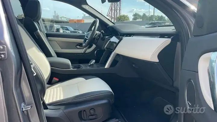 Land Rover Discovery Sport 2024 photo 4
