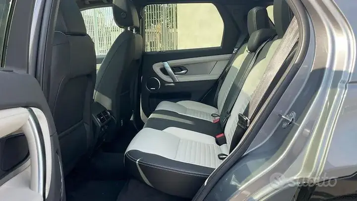 Land Rover Discovery Sport 2024 photo 5