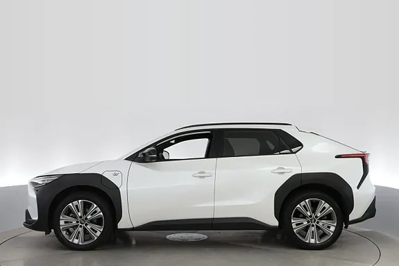 Subaru Solterra 2023 photo 2
