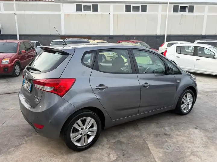 Hyundai Ix20 2014 photo 4
