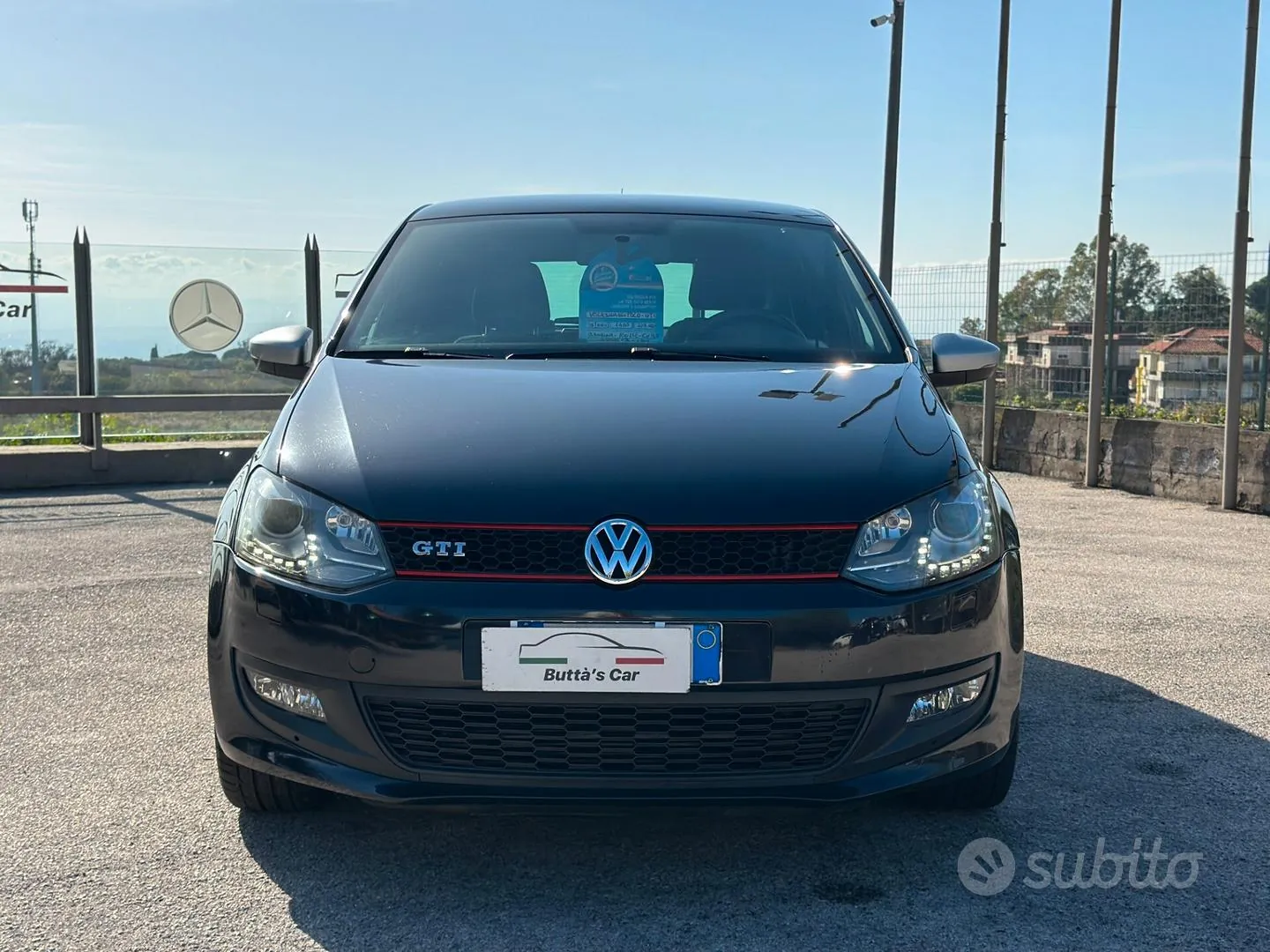 Volkswagen Polo 2011 photo 2