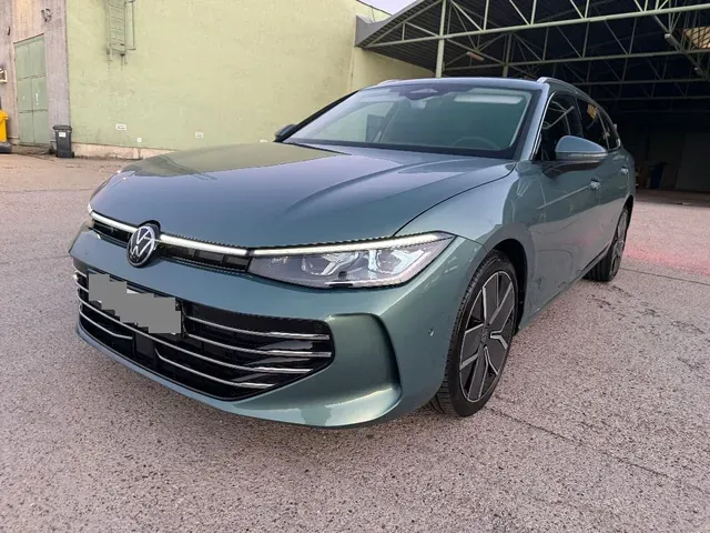 Volkswagen Passat Variant 2025 photo 3