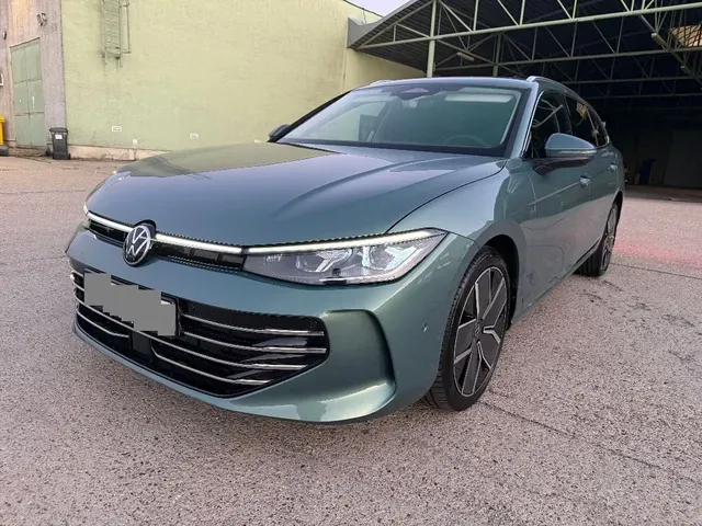 Volkswagen Passat Variant 2025 photo 2