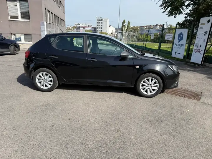 Seat Ibiza 2015 photo 2