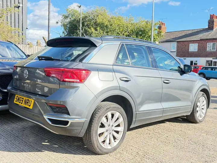 Volkswagen T-Roc 2020 photo 3
