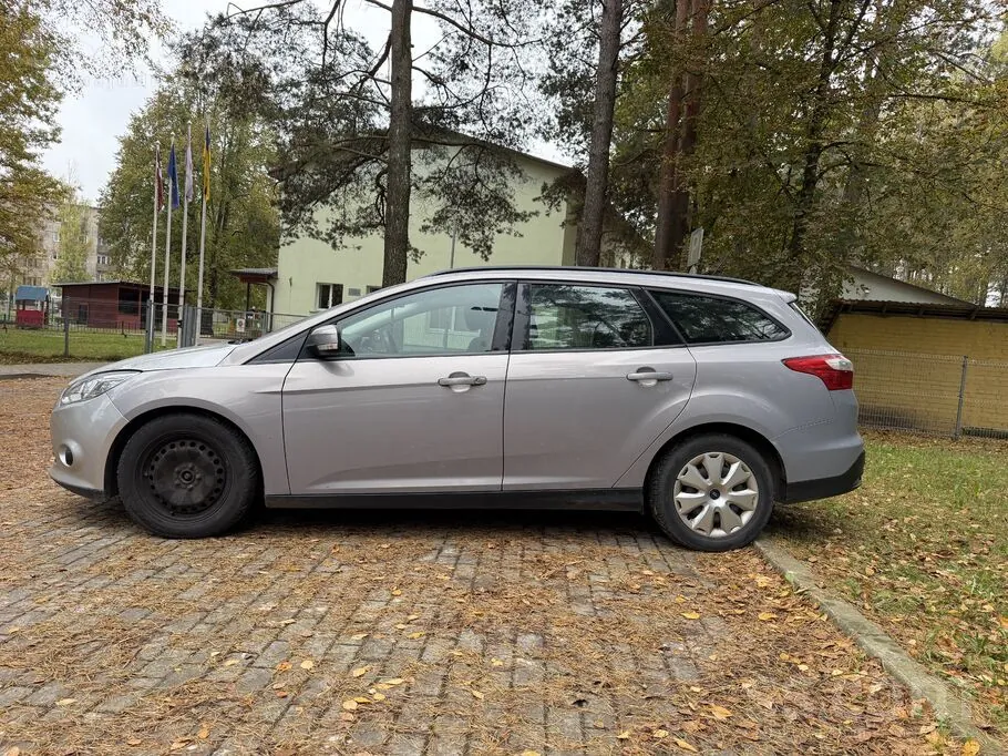 Ford Focus 2012 photo 2
