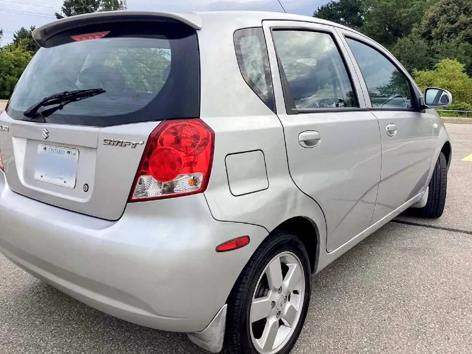 Suzuki Swift 2007 photo 2