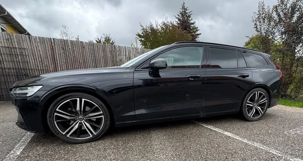Volvo V60 2021 photo 2