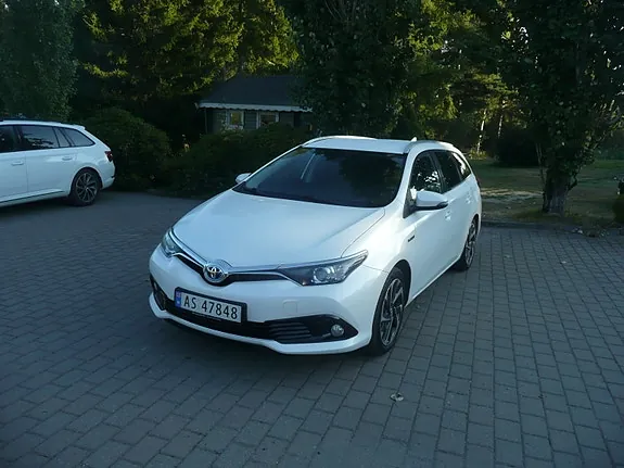 Toyota Auris 2015 photo 4