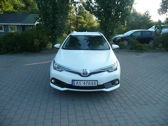 Toyota Auris 2015 photo 5