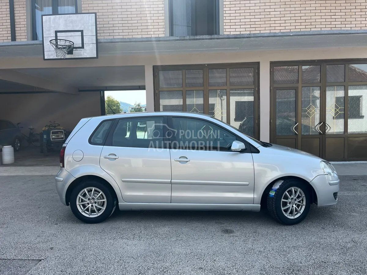 Volkswagen Polo 2008 photo 2