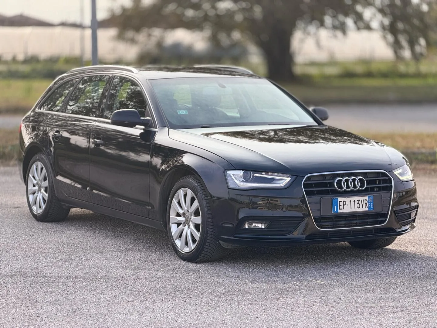 Audi A4 2013 photo 2