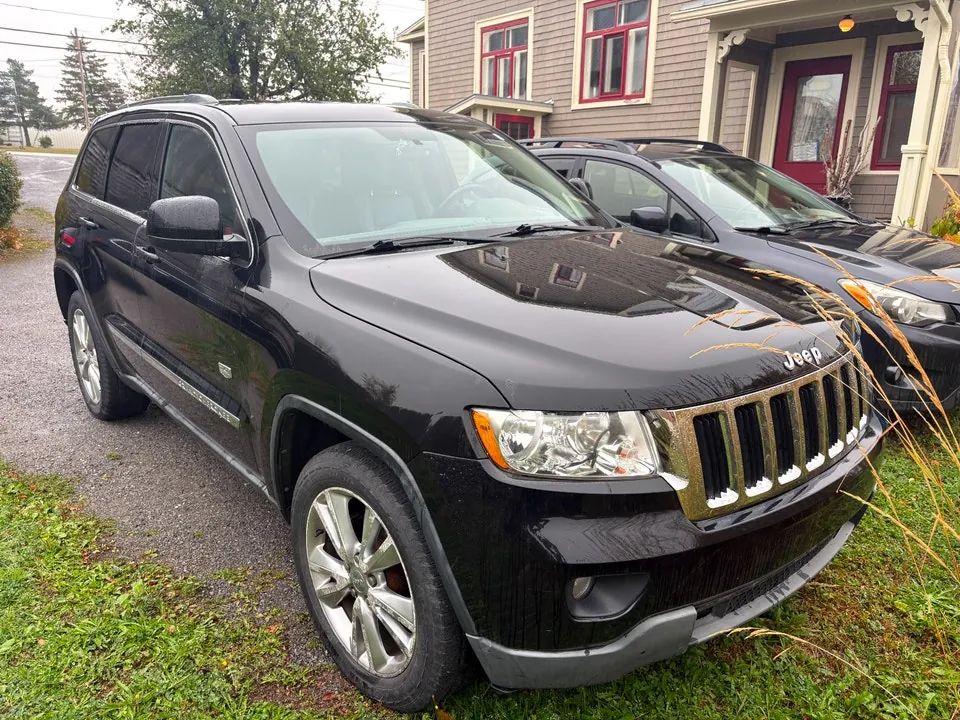 Jeep Grand Cherokee 2011 photo 2