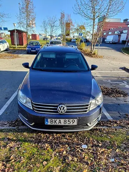 Volkswagen Passat 2013 photo 2