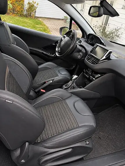Peugeot 208 2012 photo 5