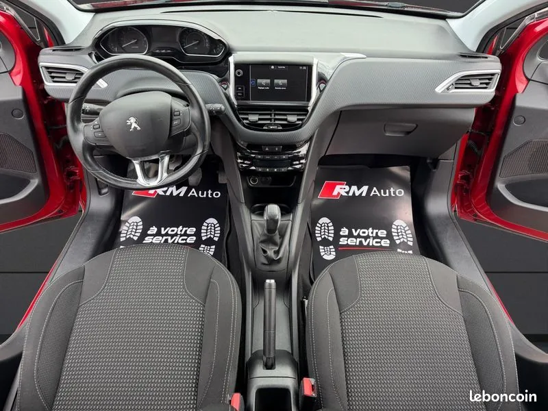 Peugeot 208 2015 photo 5