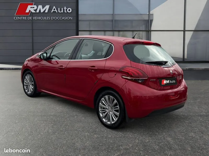 Peugeot 208 2015 photo 3
