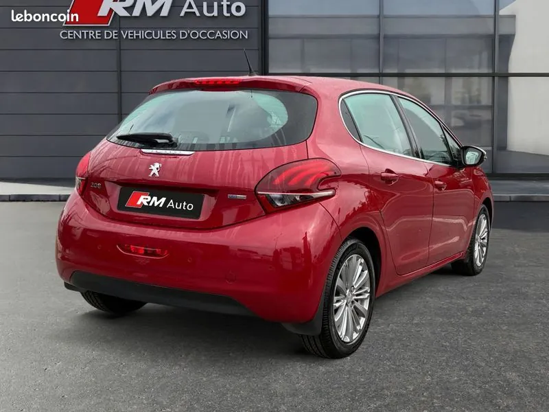 Peugeot 208 2015 photo 4