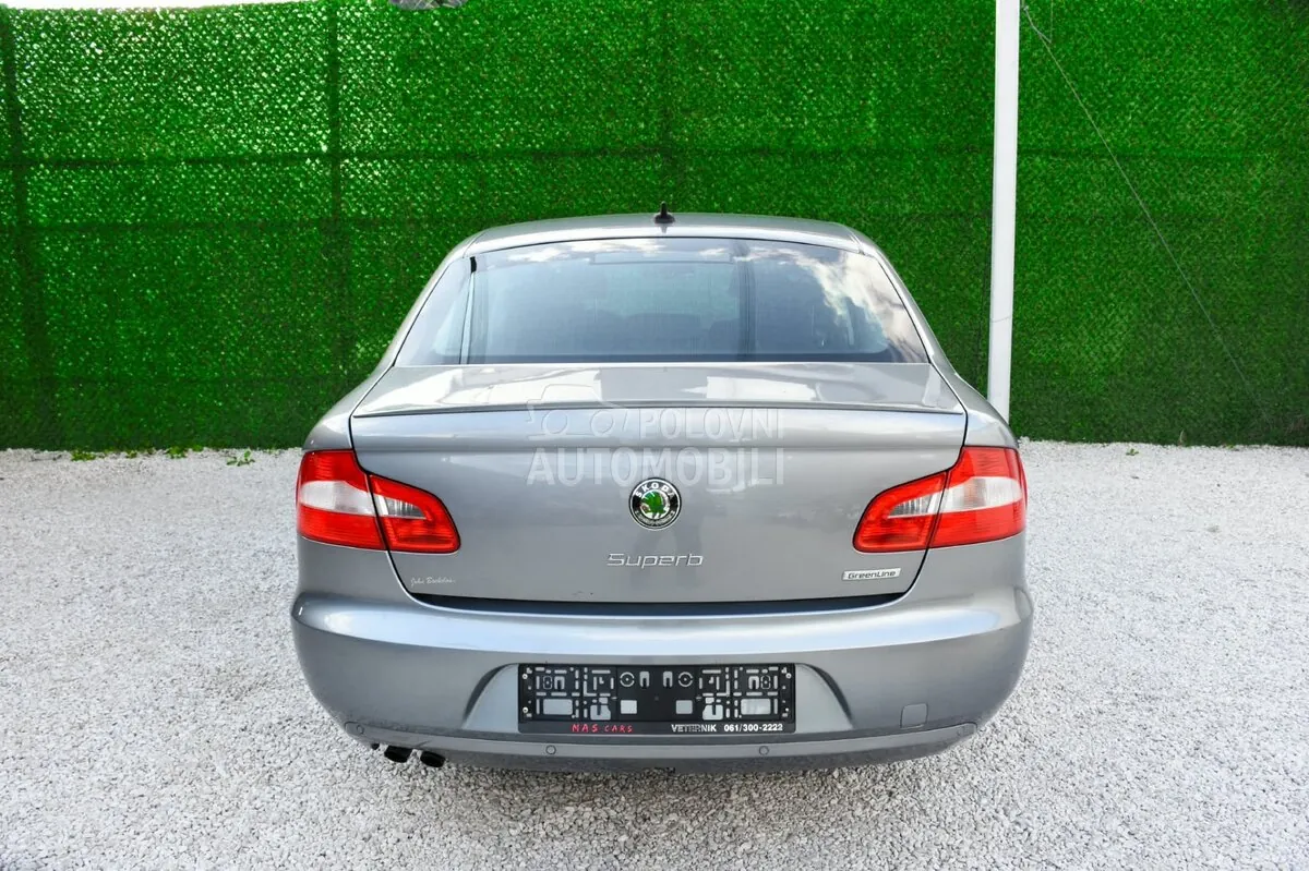 Skoda Superb 2012 photo 4
