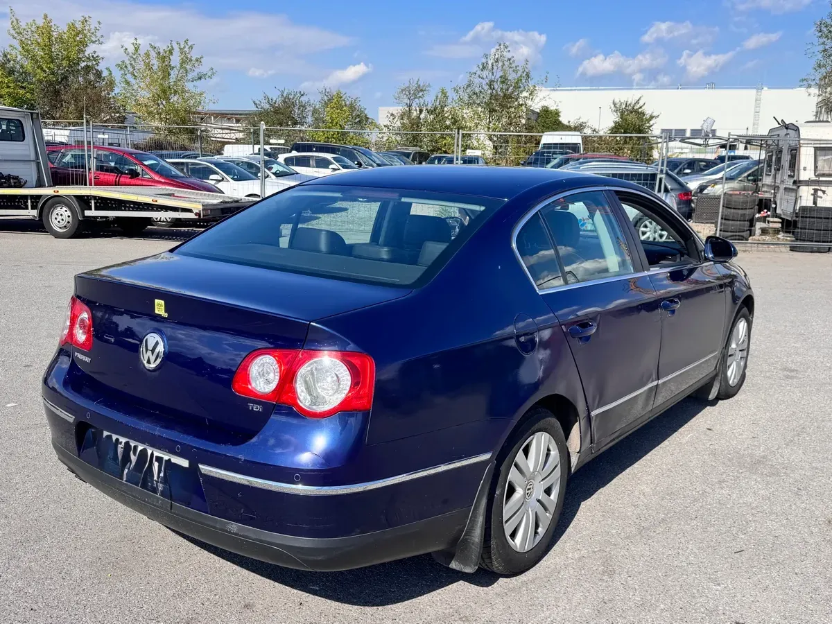 Volkswagen Passat 2006 photo 2