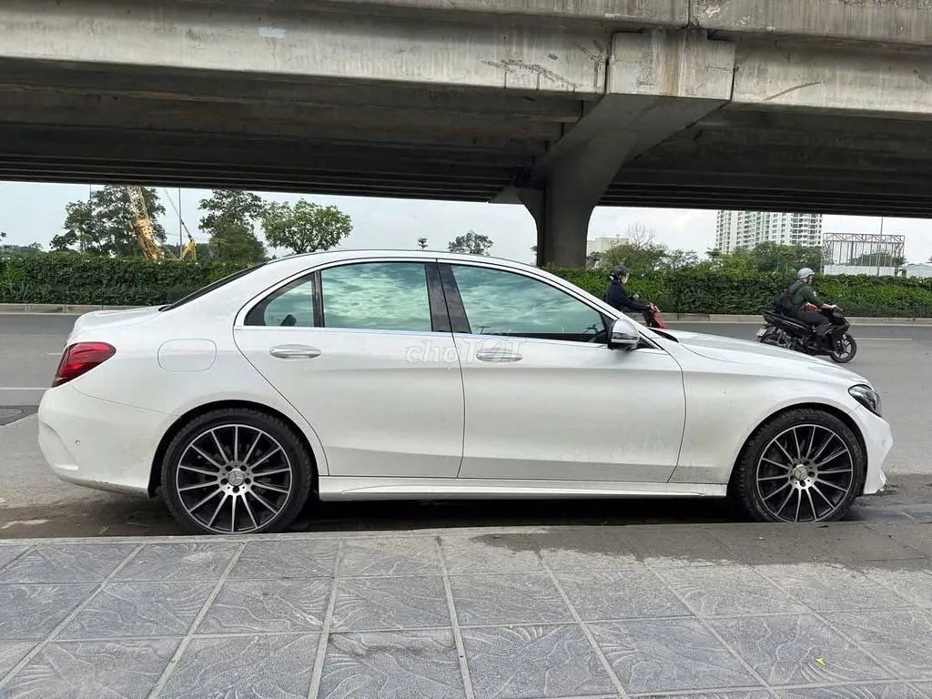 Mercedes-Benz C-Class 2017 photo 2