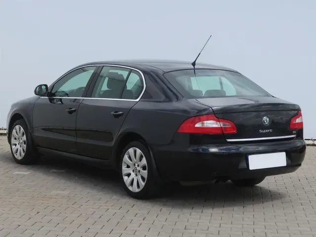 Skoda Superb 2008 photo 3
