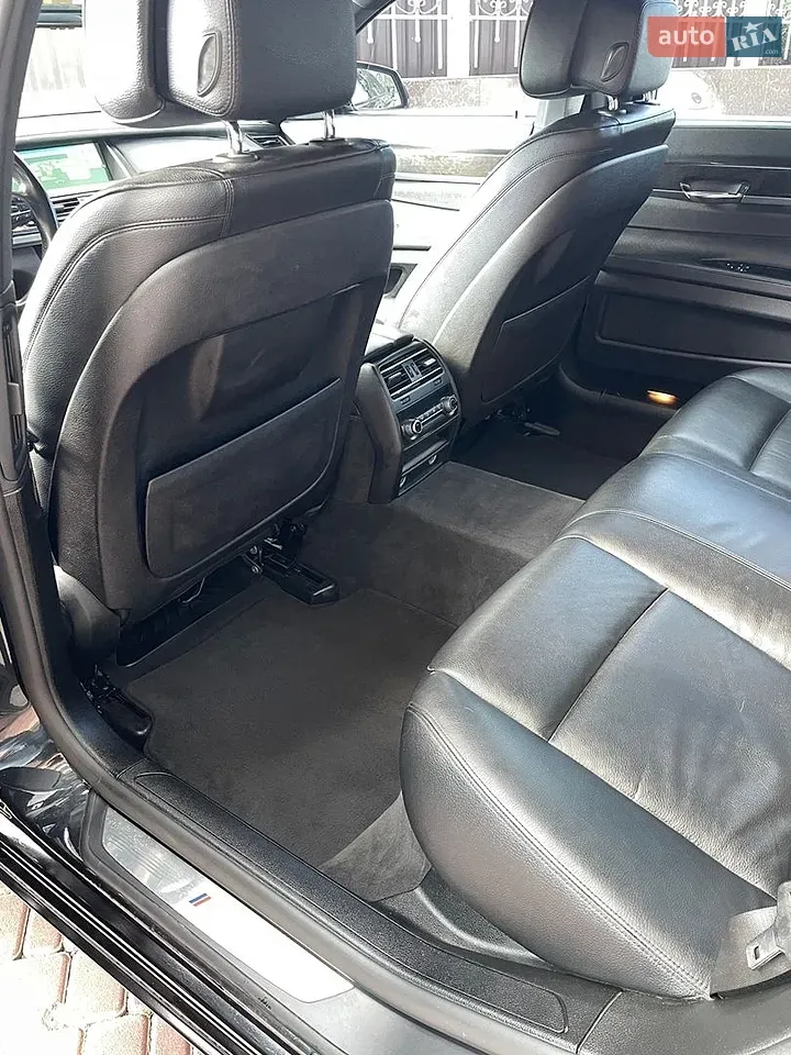 BMW 7 Series 2012 photo 4