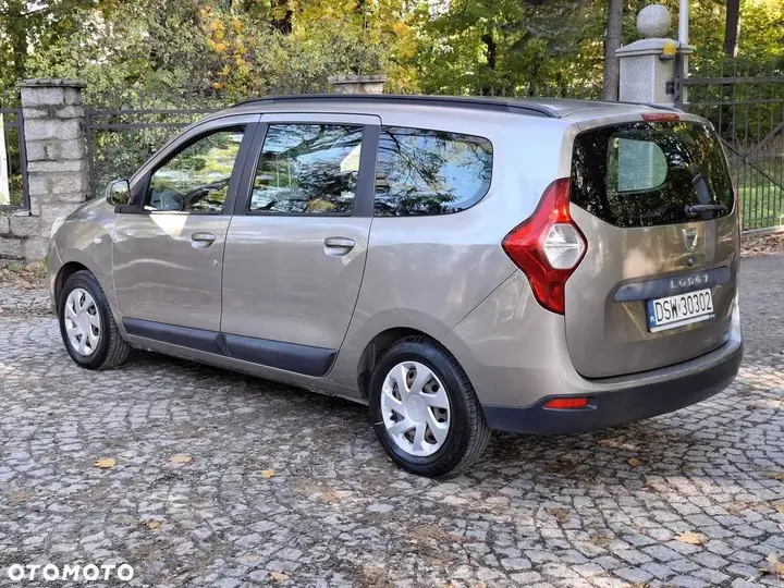 Dacia Lodgy 2012 photo 2