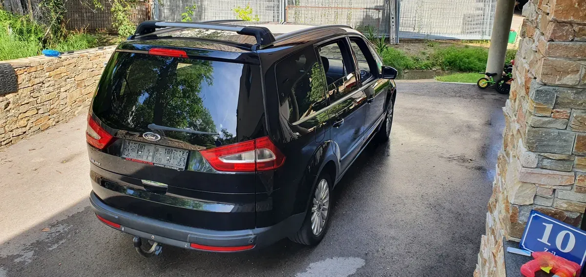 Ford Galaxy 2012 photo 3