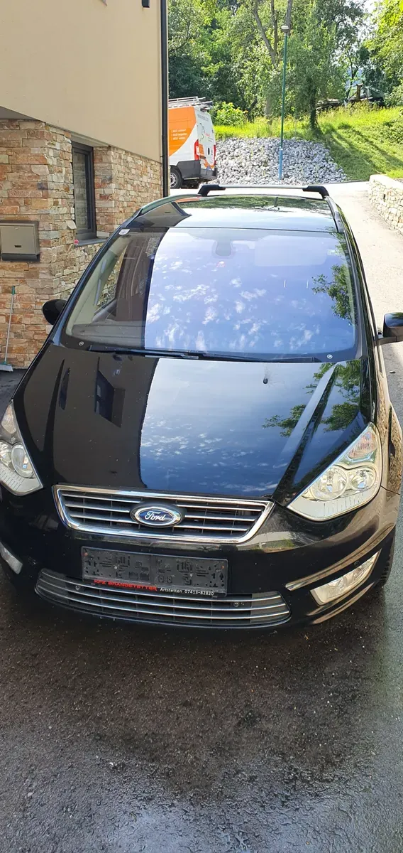 Ford Galaxy 2012 photo 2