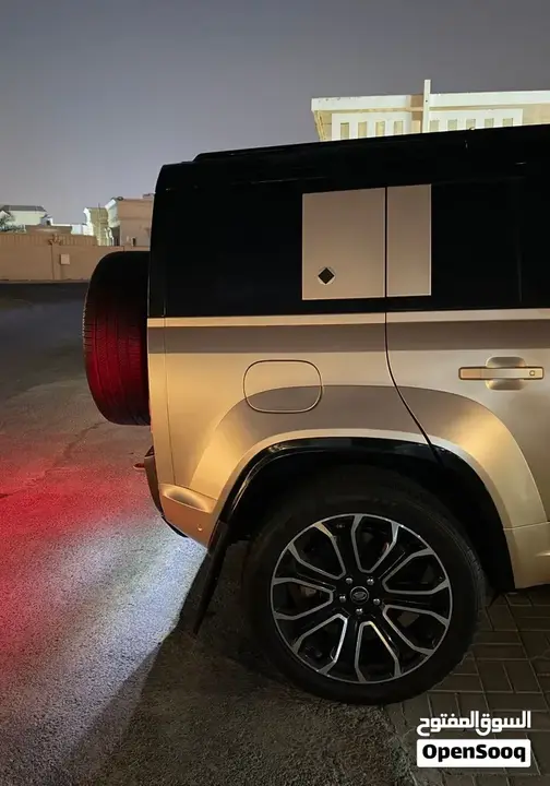 Land Rover Defender 2022 photo 2
