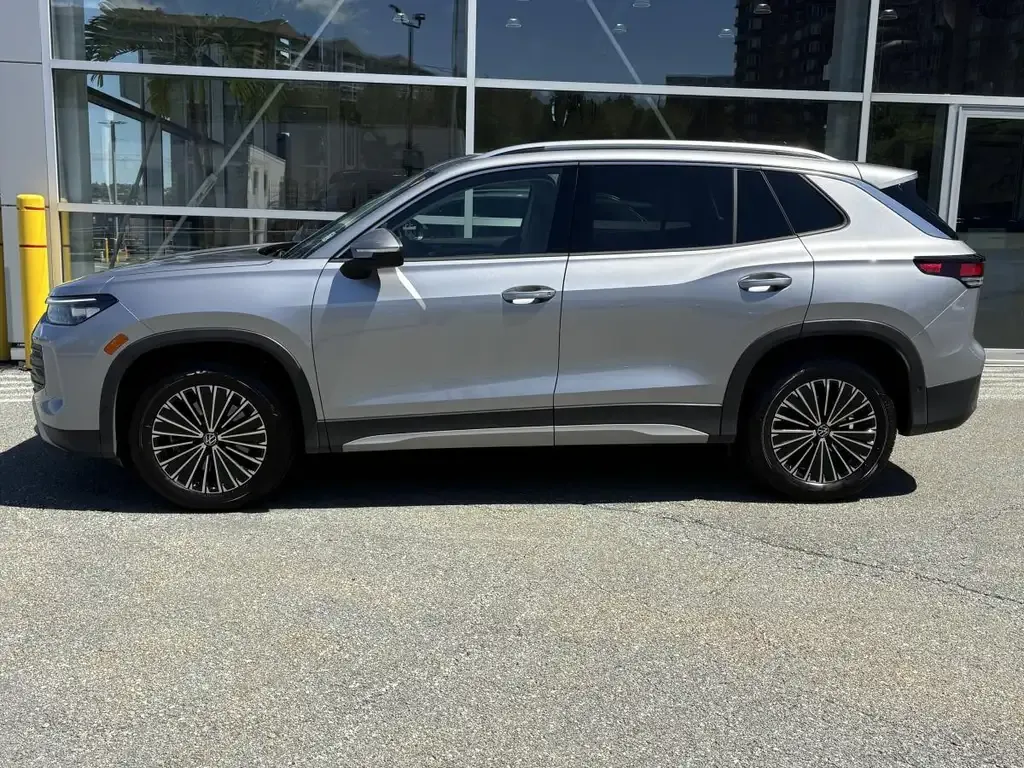 Volkswagen Tiguan 2026 photo 2