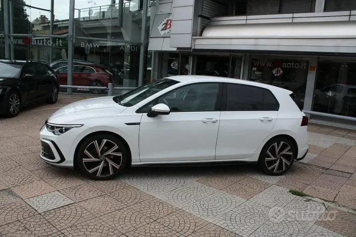 Volkswagen Golf 2024 photo 2