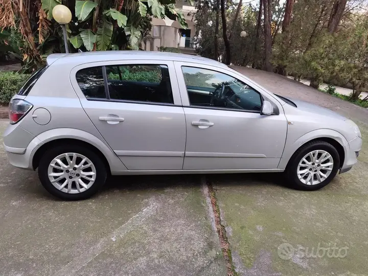 Opel Astra 2009 photo 5