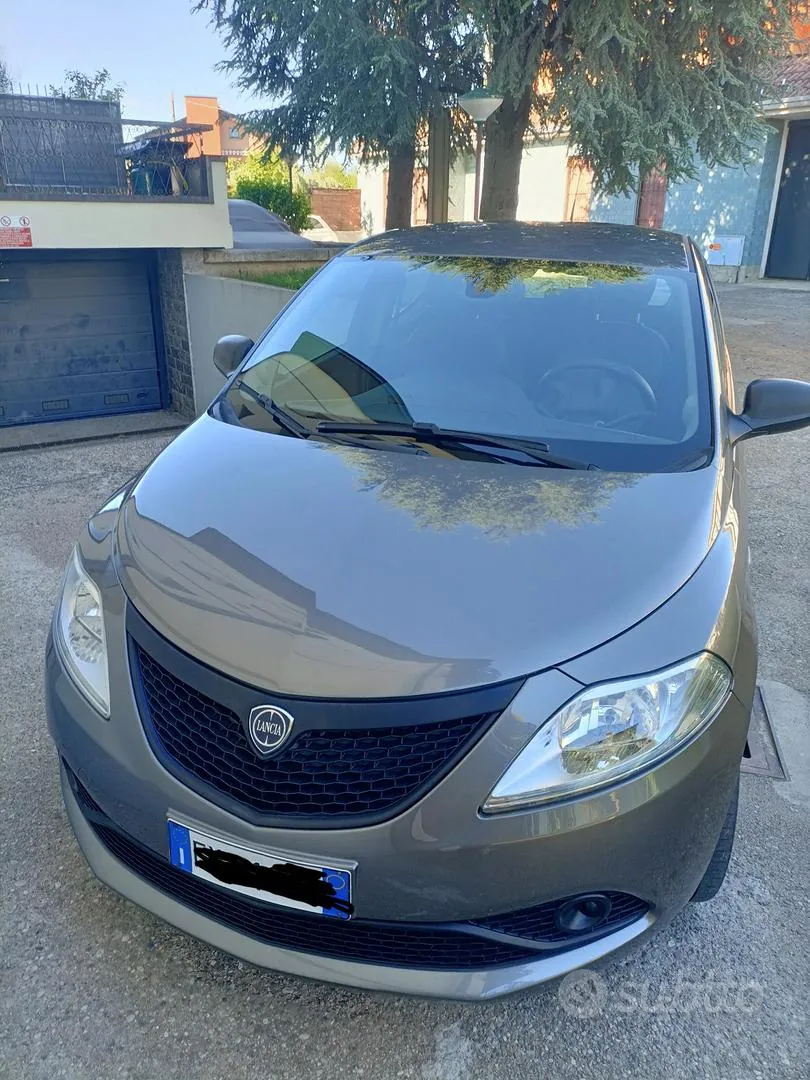 Lancia Ypsilon
