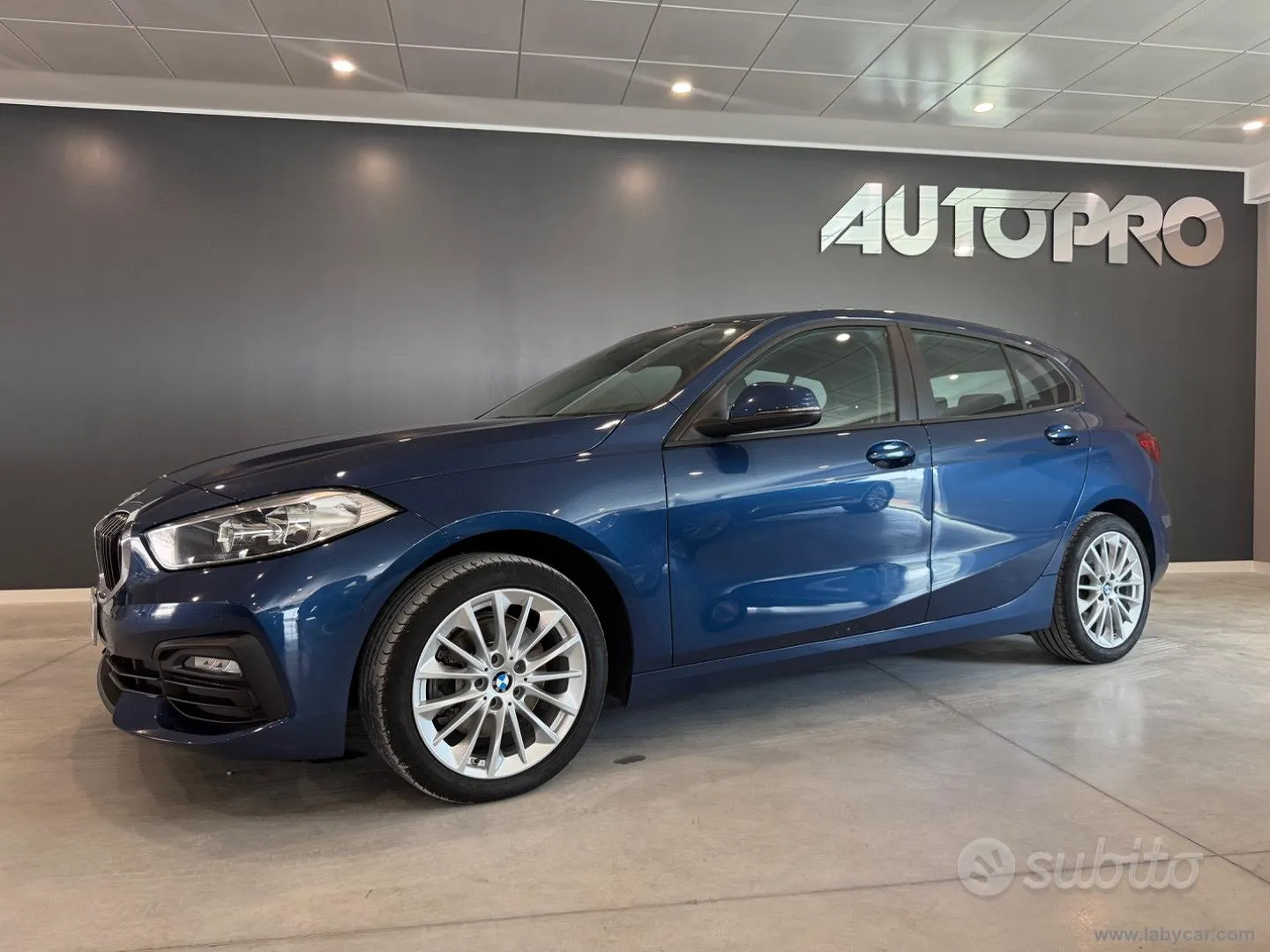 BMW 116D 2023 photo 2