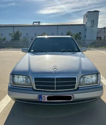 Mercedes-Benz C200