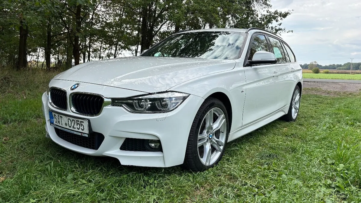 BMW 3 Series 2018 photo 2