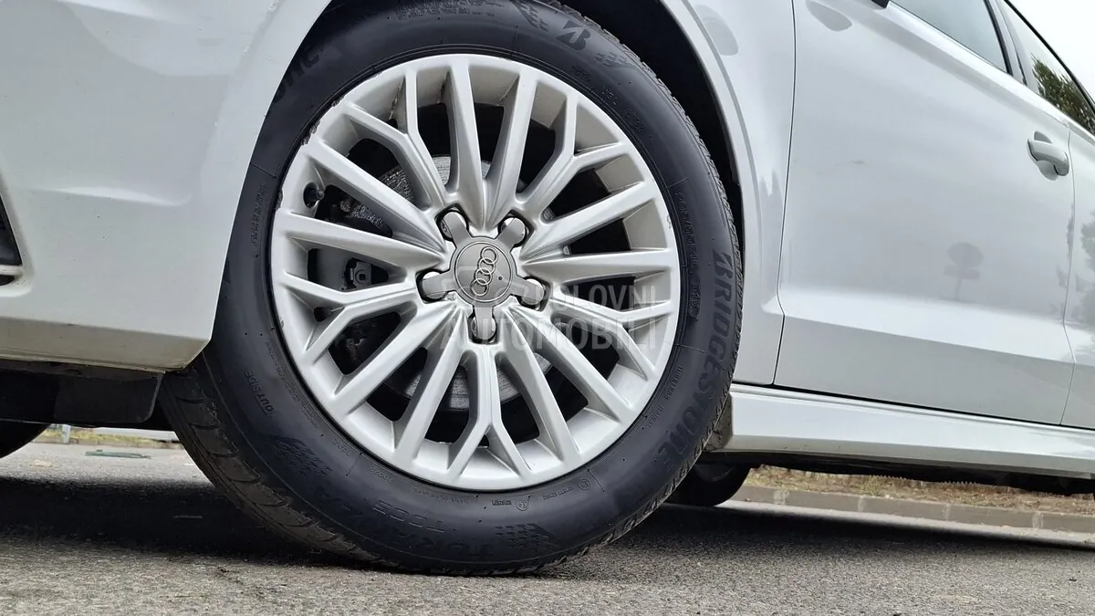 Audi A3 2015 photo 3
