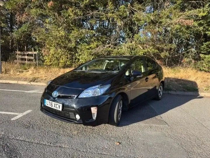 Toyota Prius 2016 photo 2