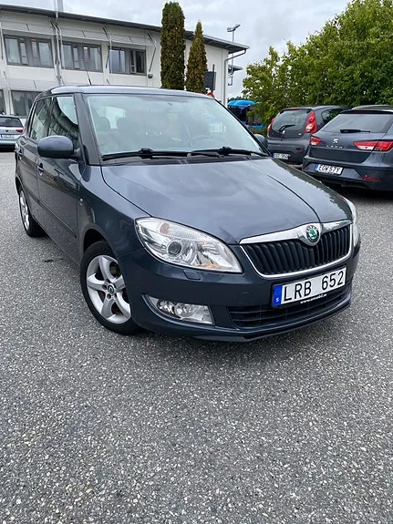 Skoda Fabia 2011 photo 4